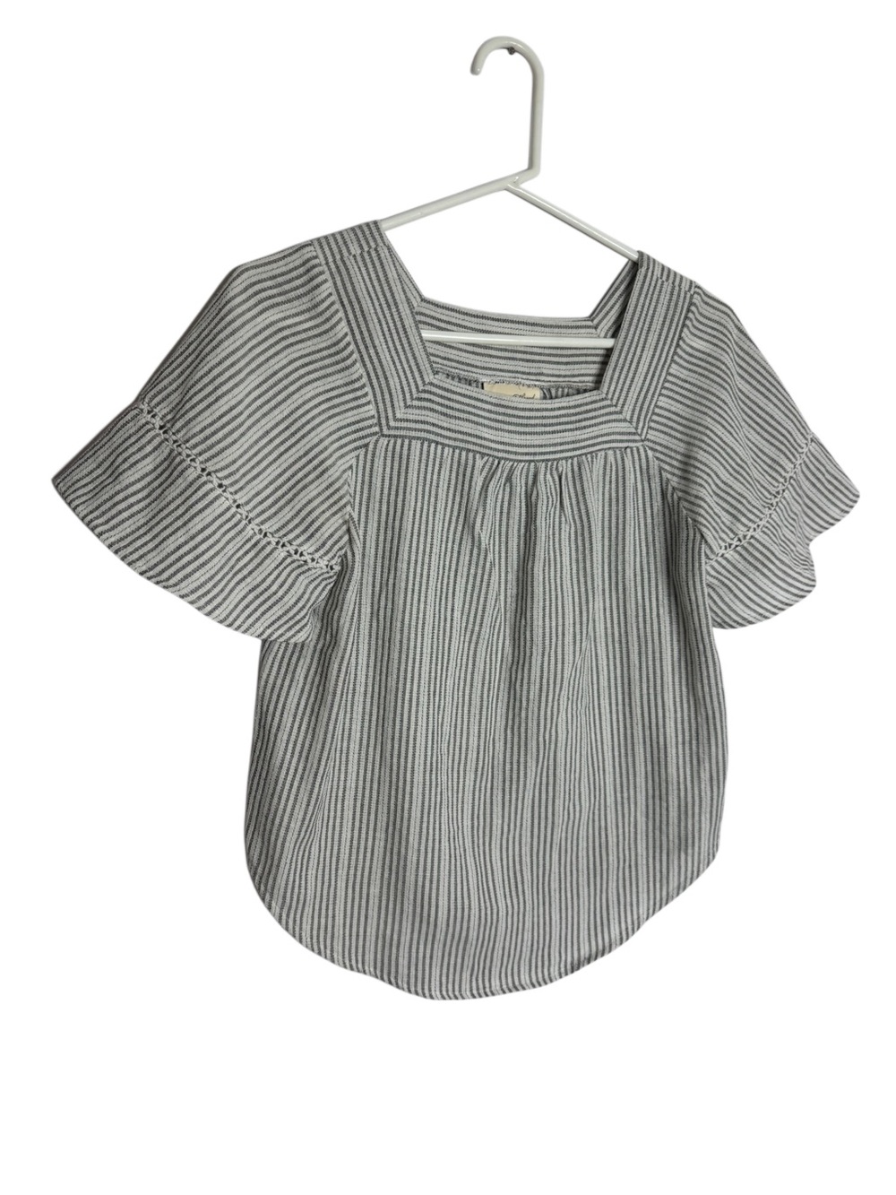 Universal Thread Gray and White Striped Square-Neck Flutter Sleeve Blouse